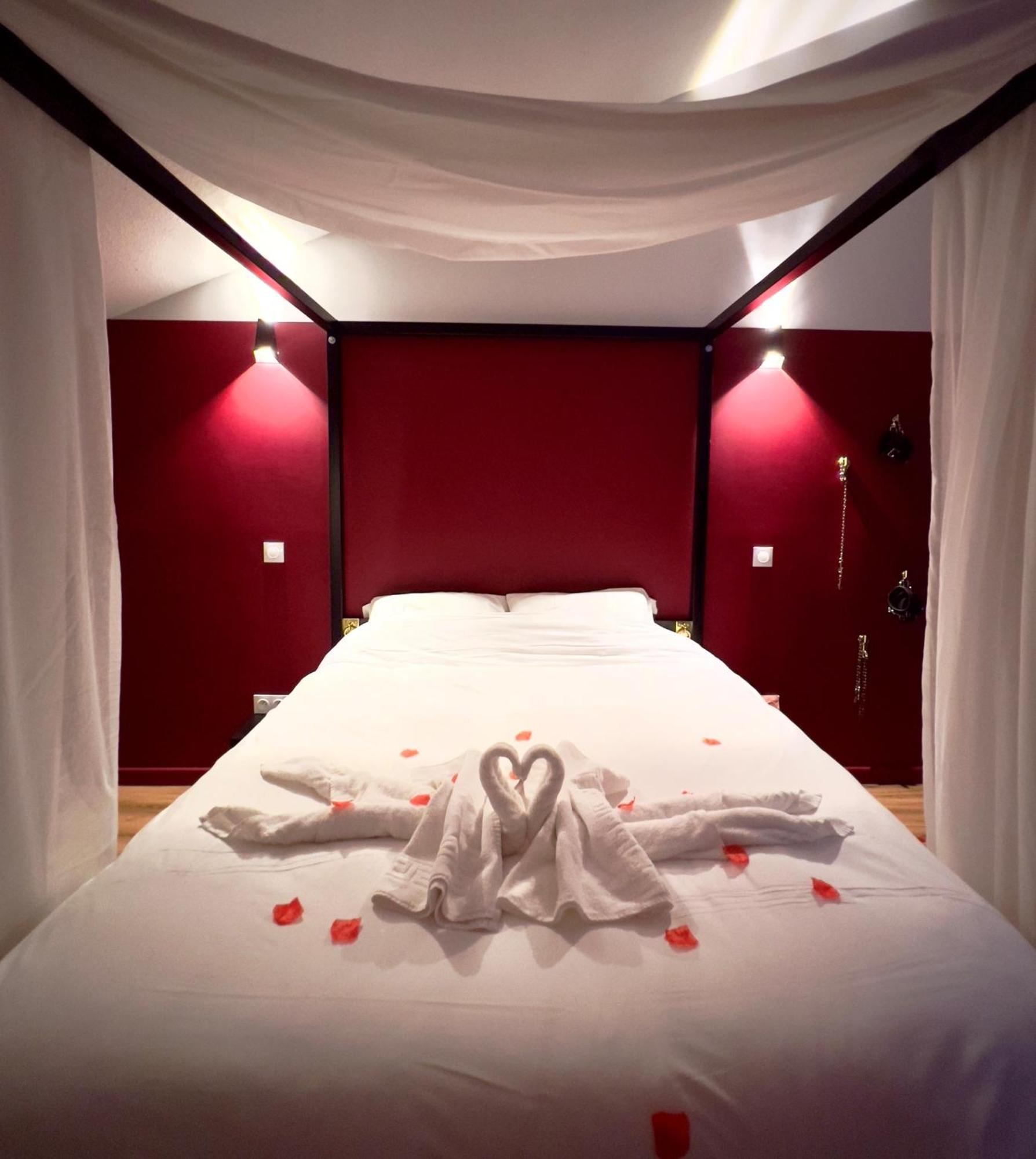50 Nuances D'Amour - Jacuzzi / Massage / Cinema Моарон Екстериор снимка